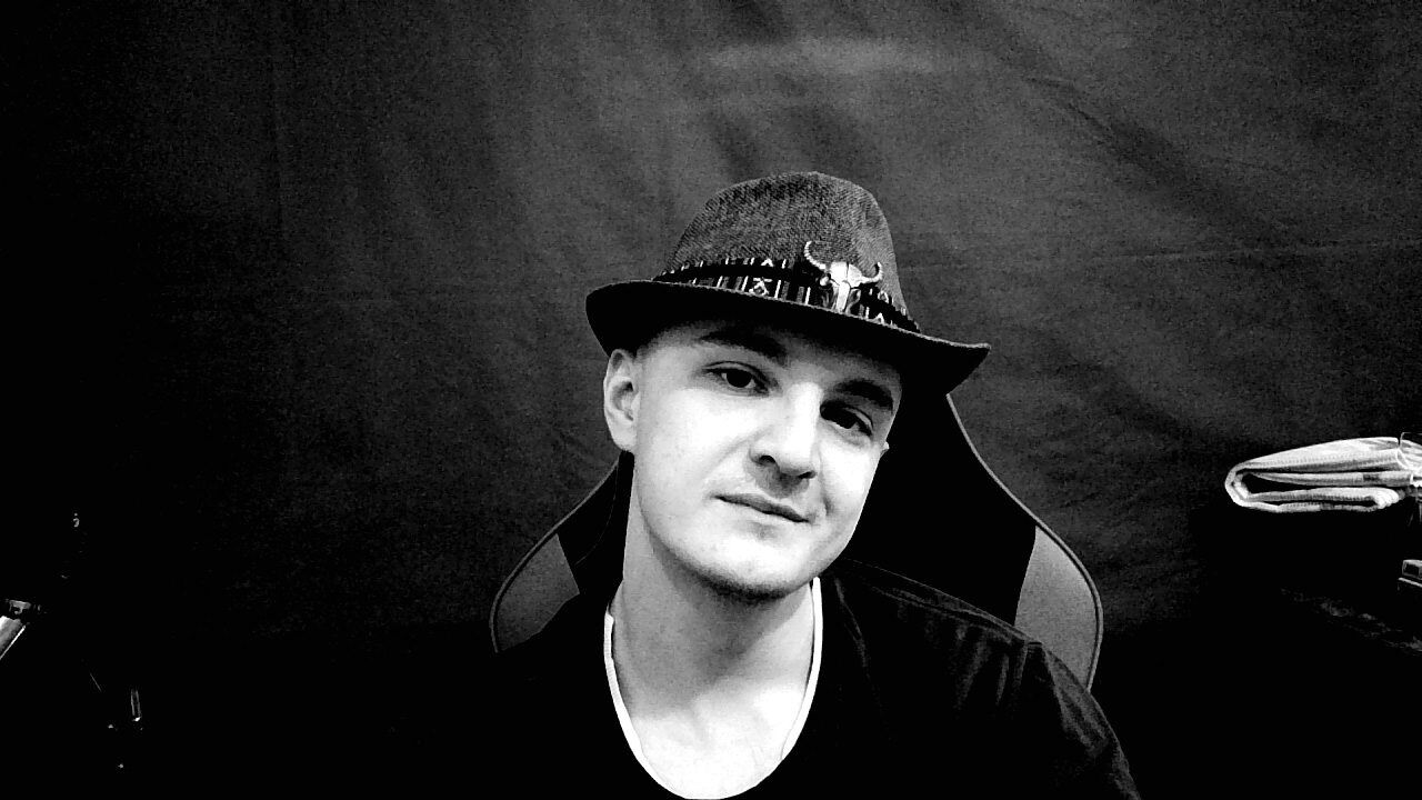 ���� 25683415 ������� ��������, 32 ����, ���� ���������� � ������ ������