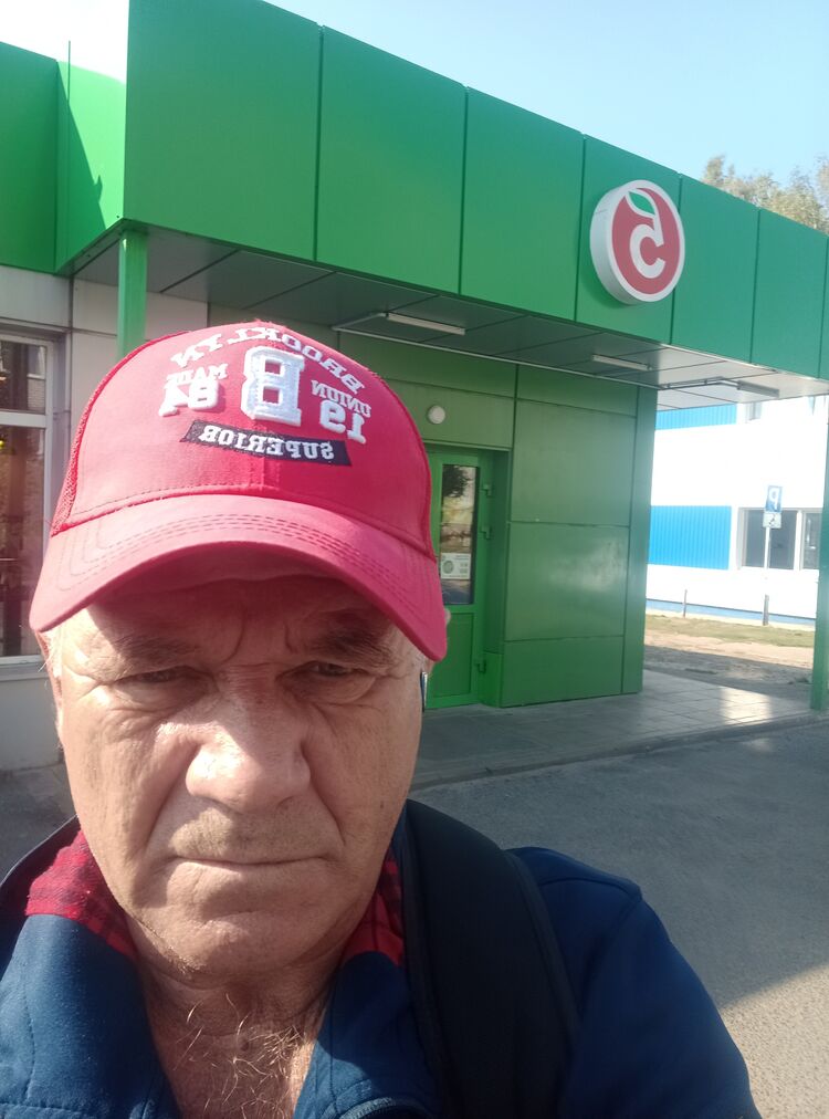  45969285  Gena, 62 ,    