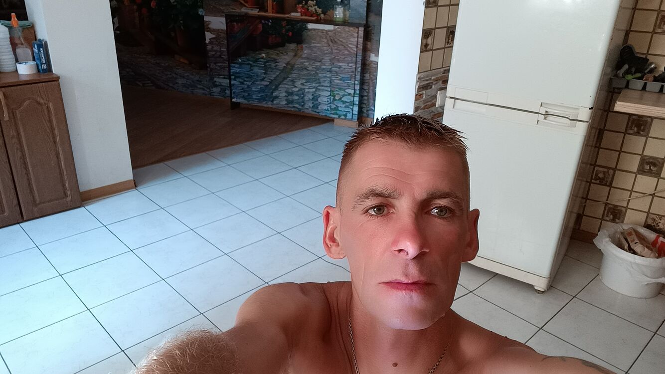  29145495  EVGENIJ, 44 ,    