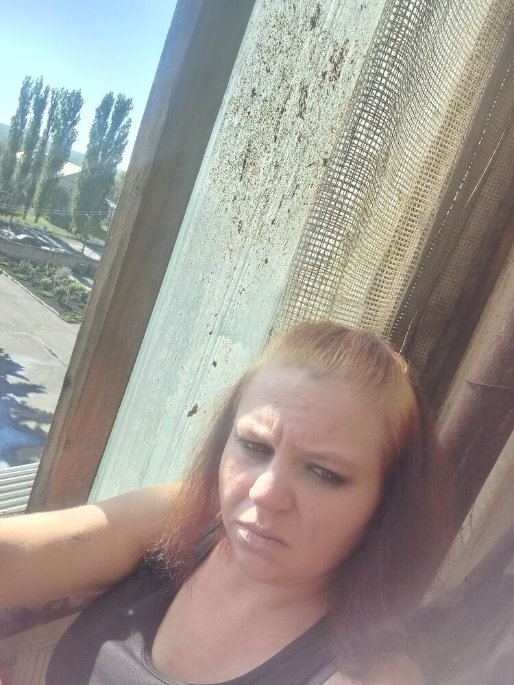  ,   Manij, 34 ,   