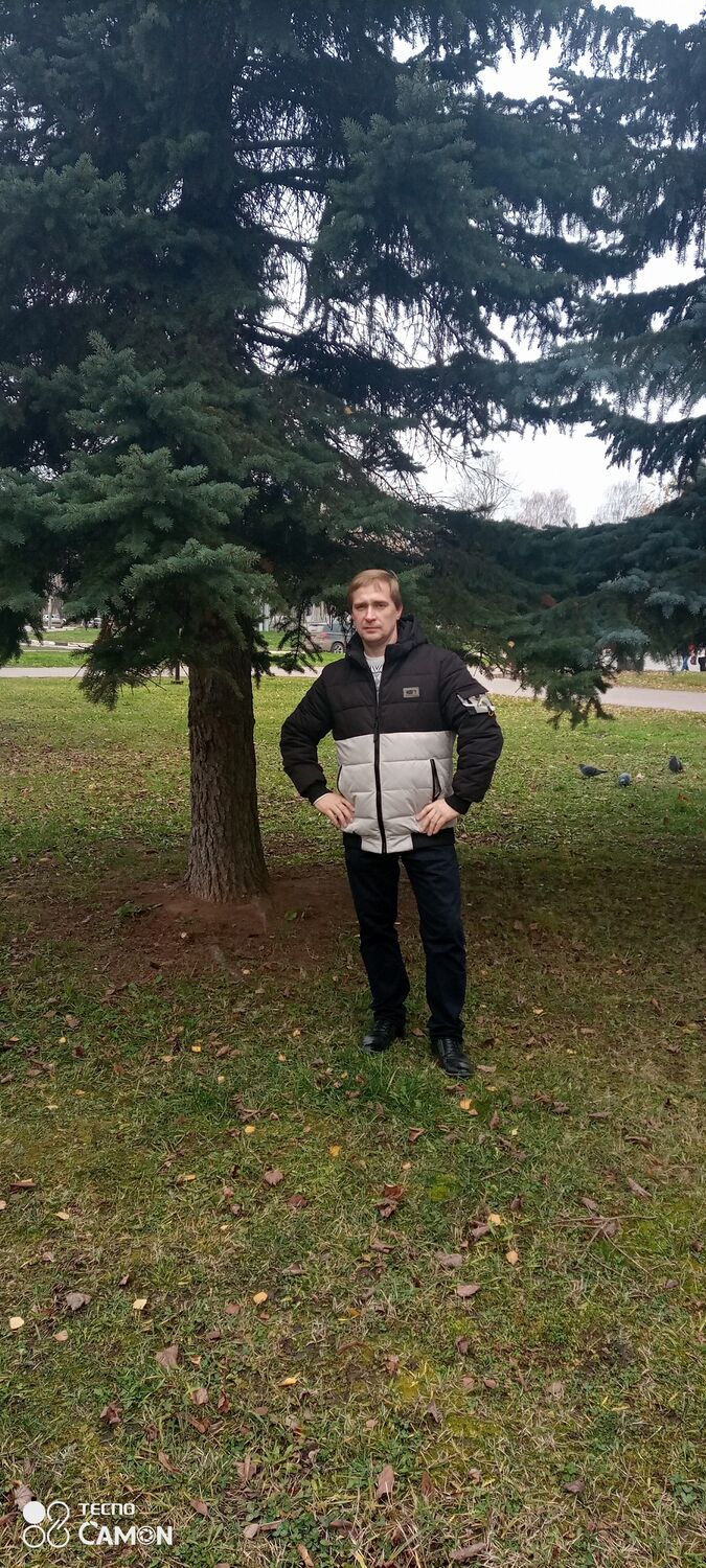  35652095  Sergei, 44 ,    