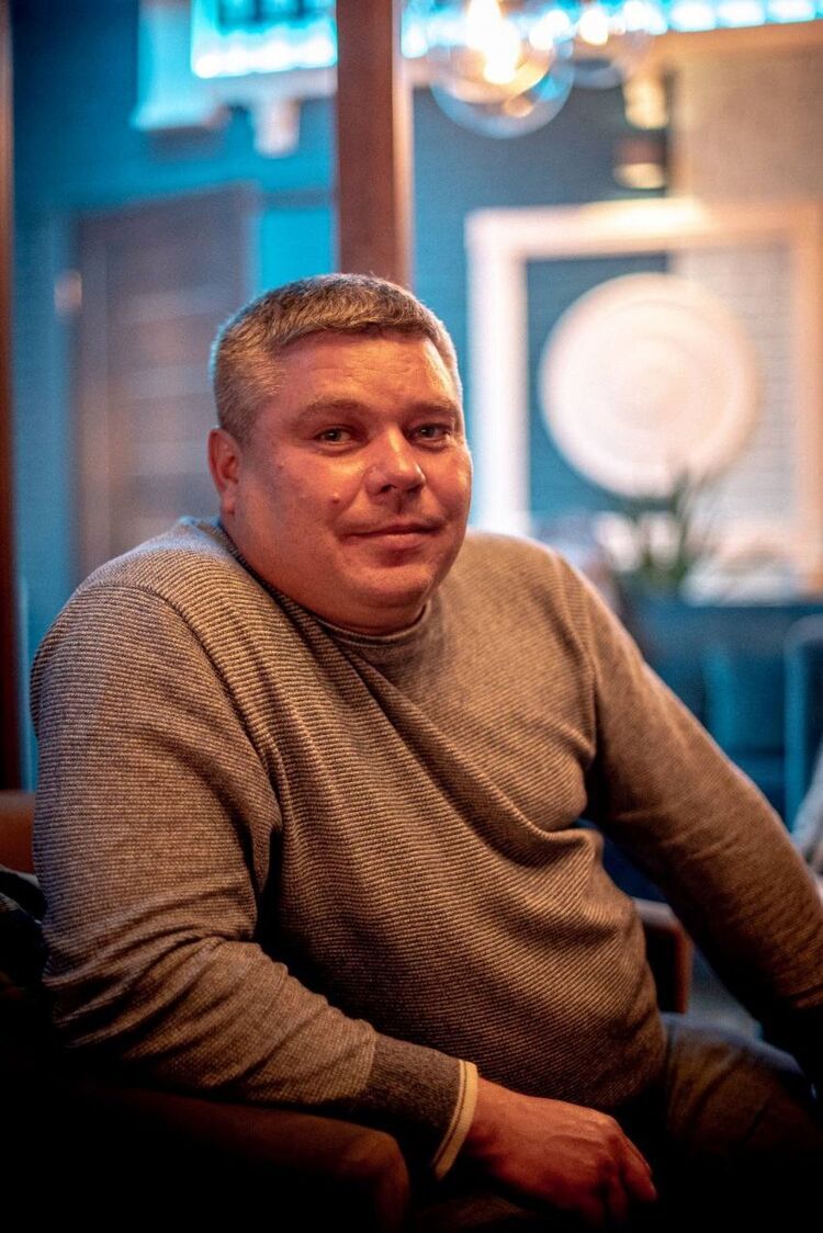  37603245  Vyacheslav, 48 ,    