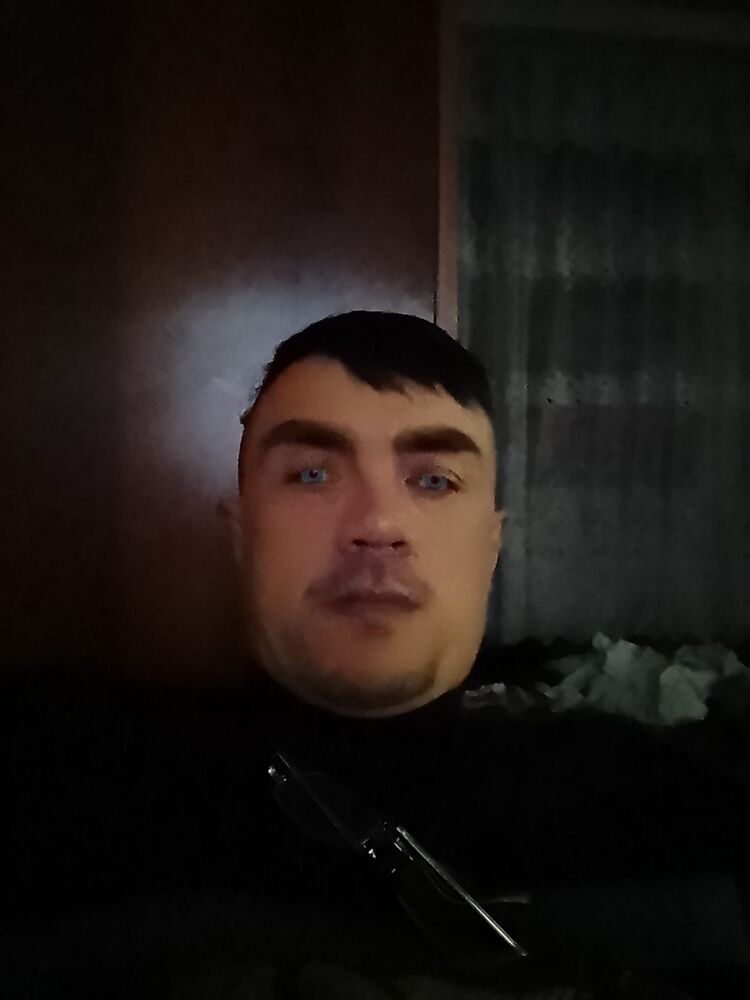  50611125  Mihda Akella, 27 ,    