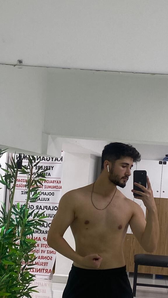  ,   Isa Daneci, 25 ,   ,   
