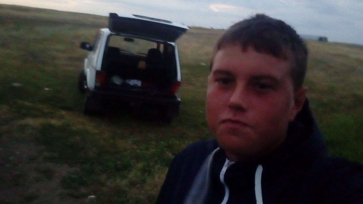  12751415  Daniil, 25 ,    