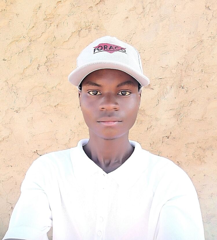  28743295  Mahamadou, 23 ,    