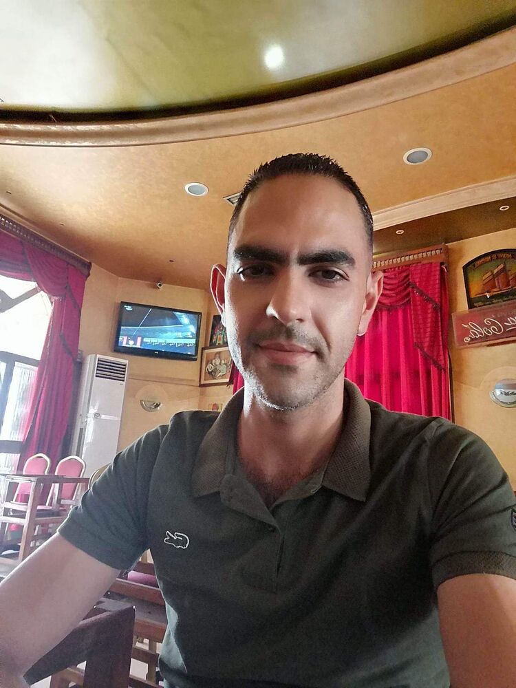  ,   Ahmed, 42 ,   ,   , c 
