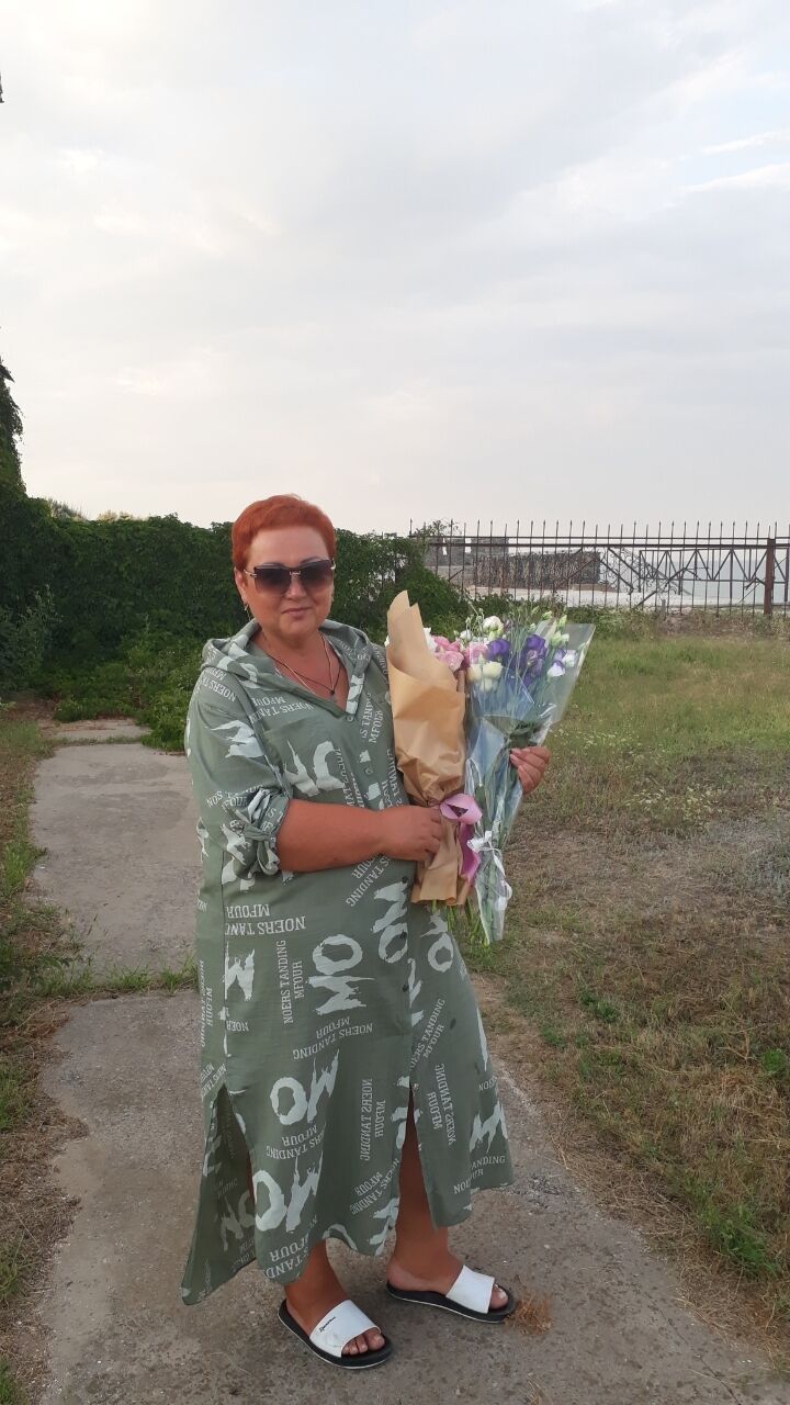  45087205  Elena, 55 ,    