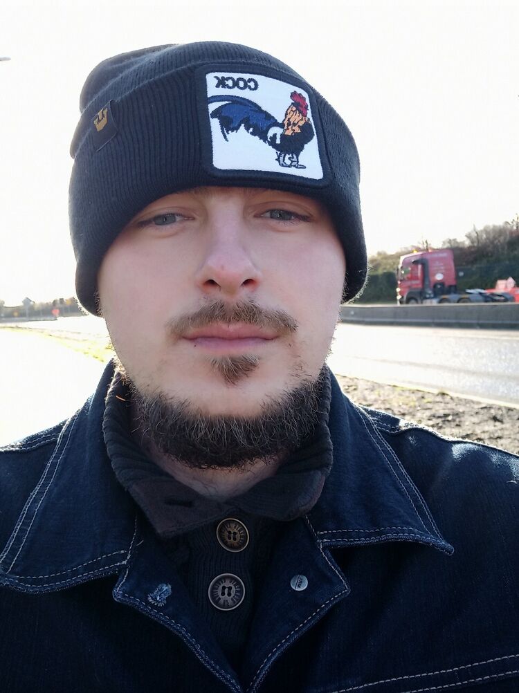 ���� 30584305 ������� Vic, 32 ����, ���� ���������� � ��������