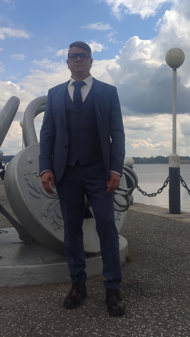  52358895  Denis, 43 ,    -