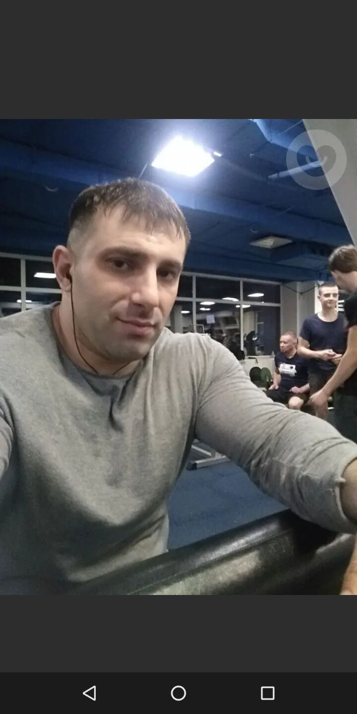  ,   Ksander Cage, 34 ,   c 