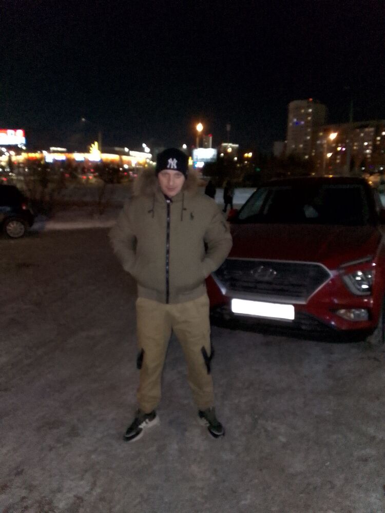  40079475  Ivan fel, 32 ,    