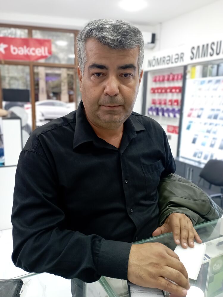  31626645  AZER, 49 ,    