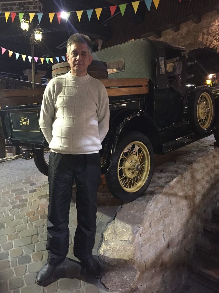  ,   Artem, 54 ,   ,   , c 
