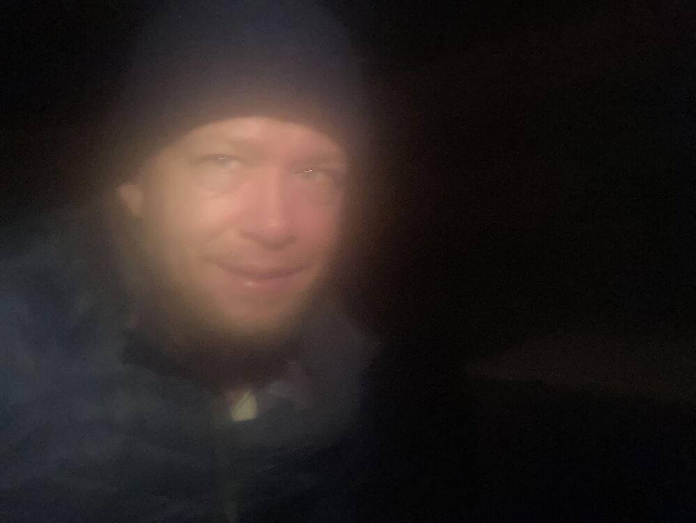  54661285  Denis, 47 ,    