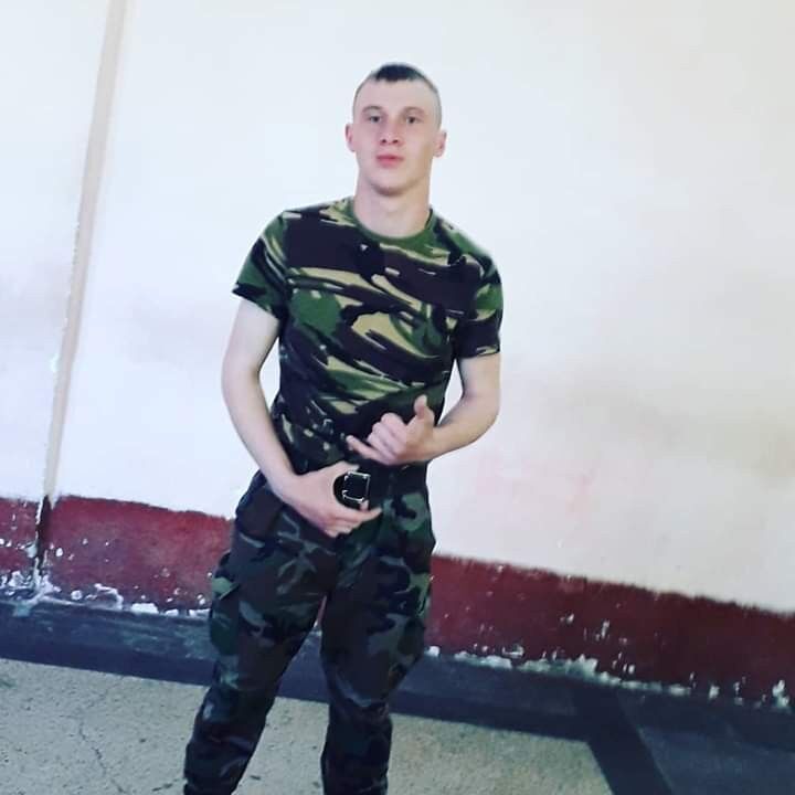  16902345  Nicolai, 25 ,    