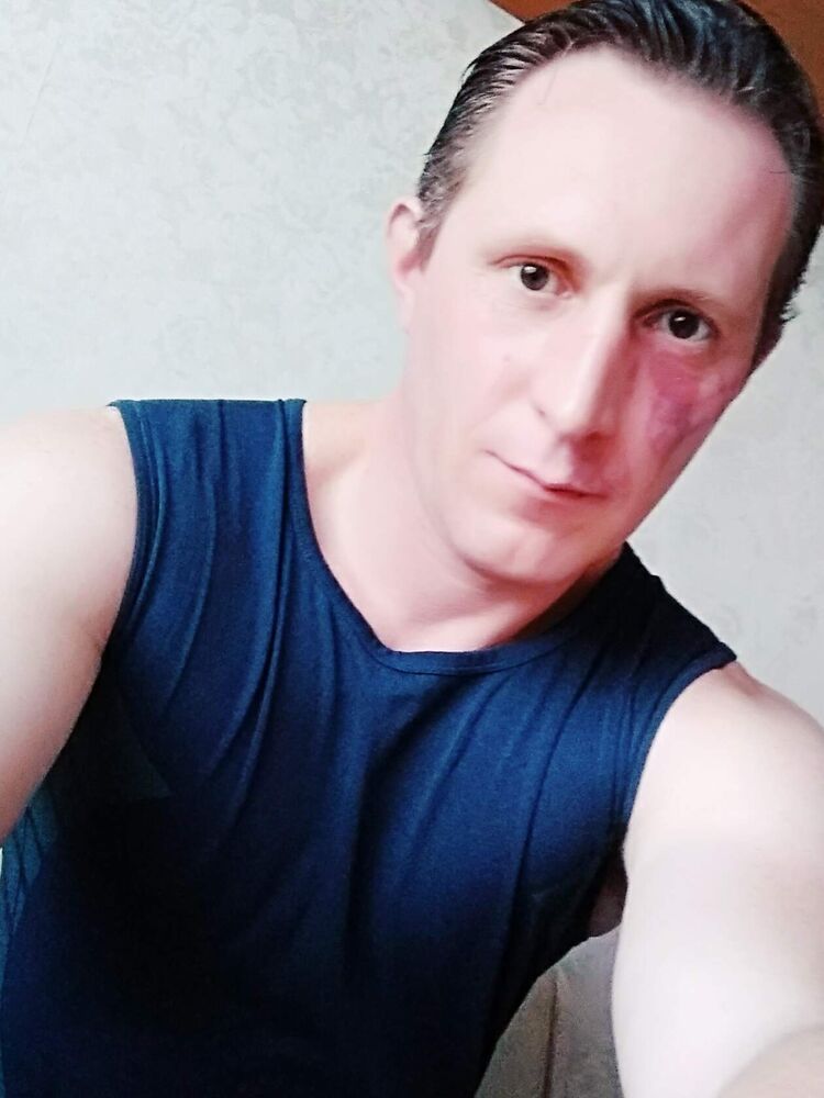  28136735  Tim, 43 ,    