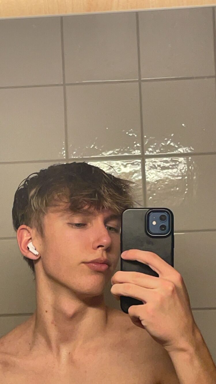  42348665  Philip, 19 ,    Fredrikstad