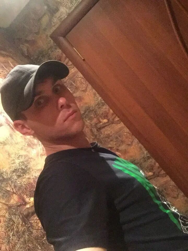  40982755  Alexander, 34 ,    