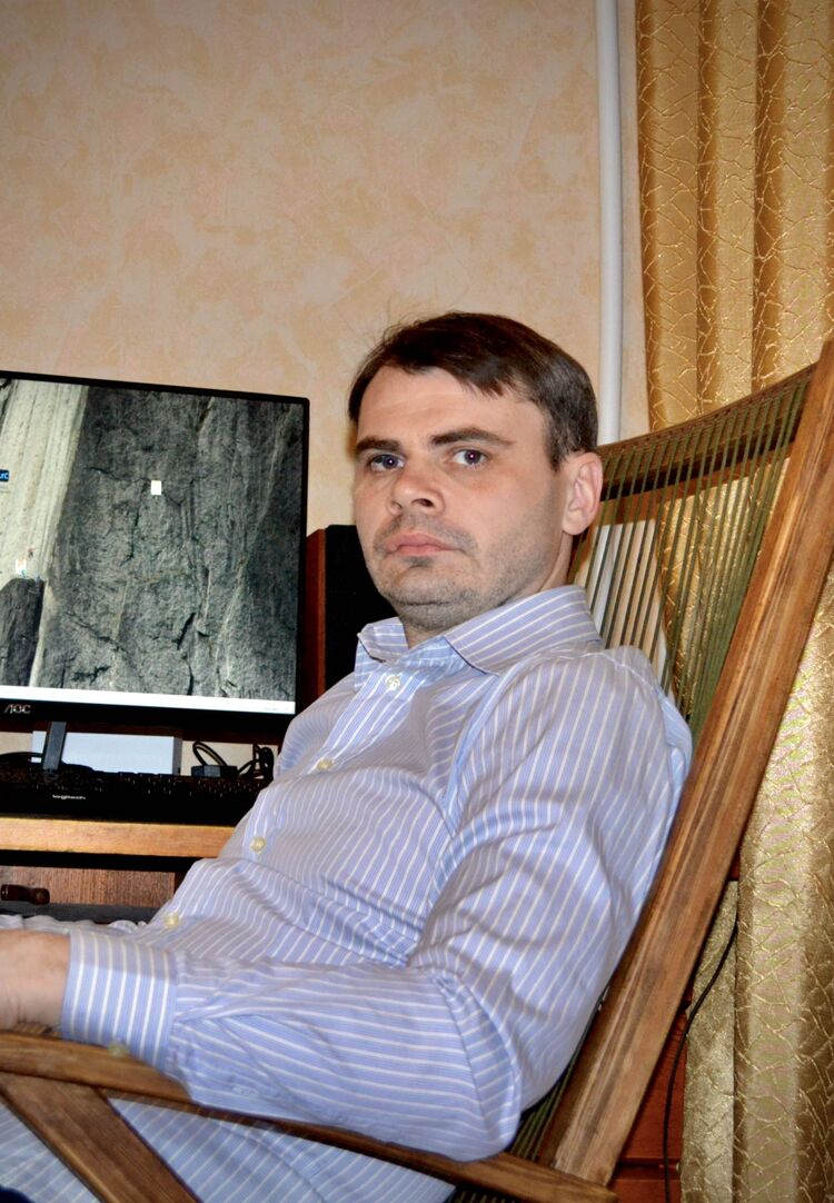  ,   Sergei, 42 ,   ,   , c , 