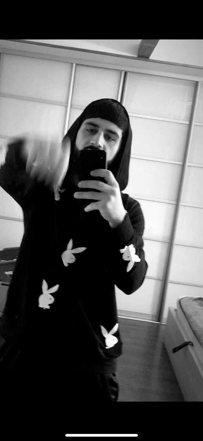  48206895  Arman, 23 ,    