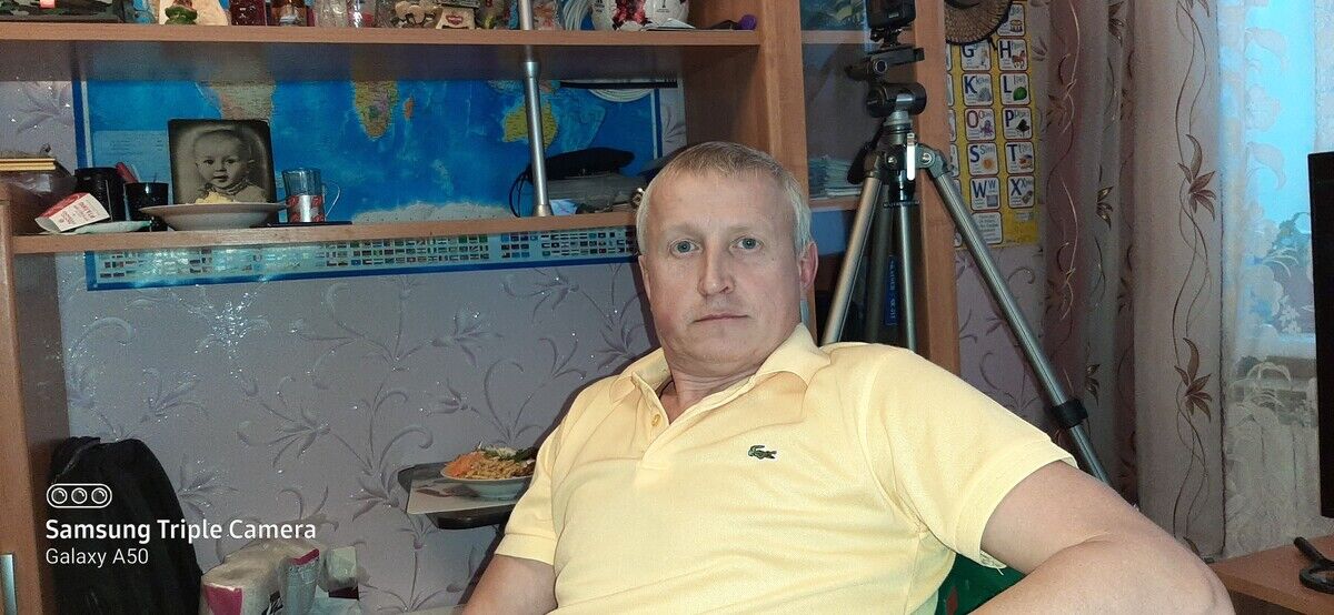  22010295  , 53 ,    