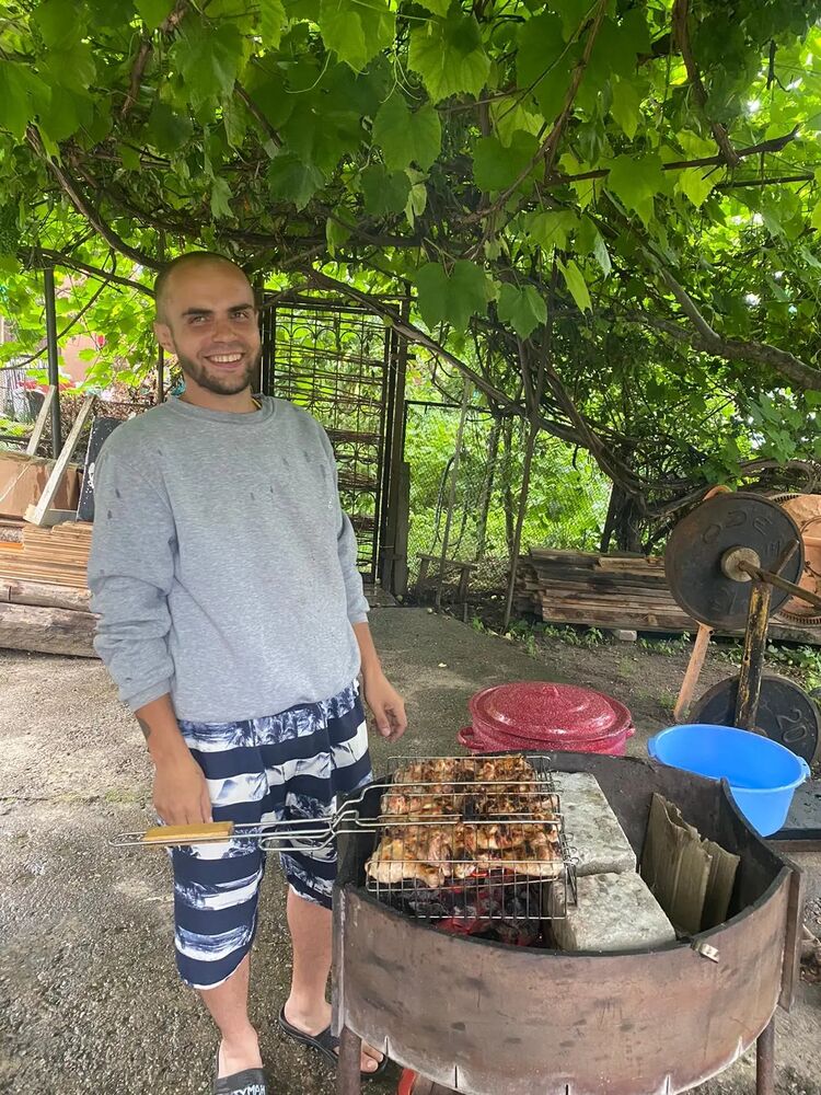  28265335  Vlad, 33 ,    