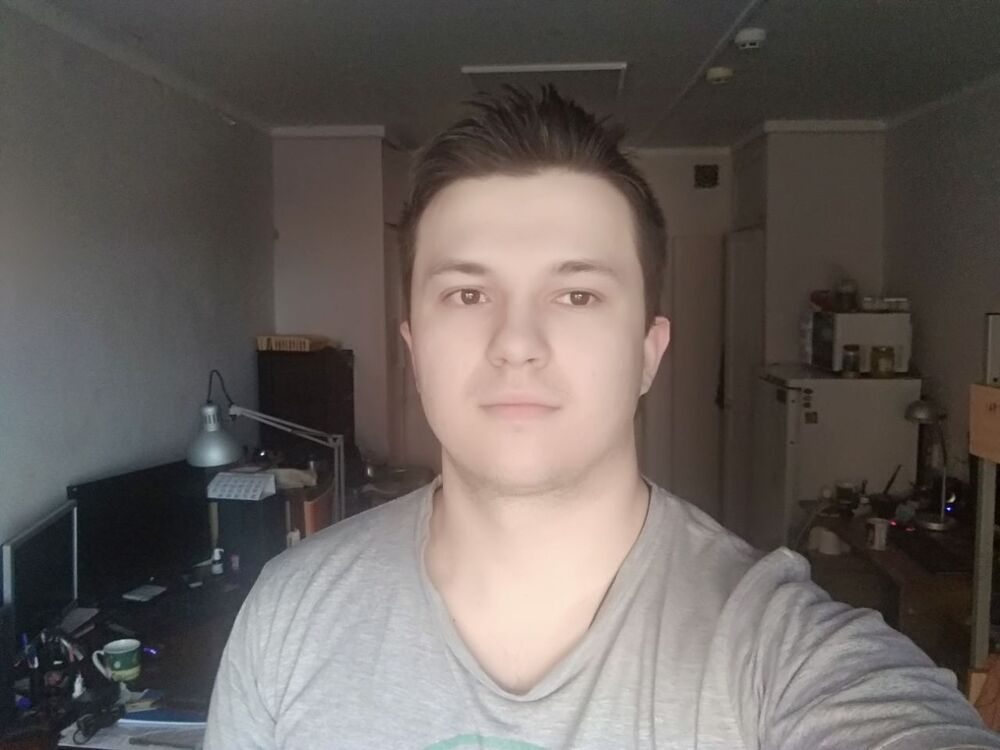  23731915  Andrew, 26 ,    