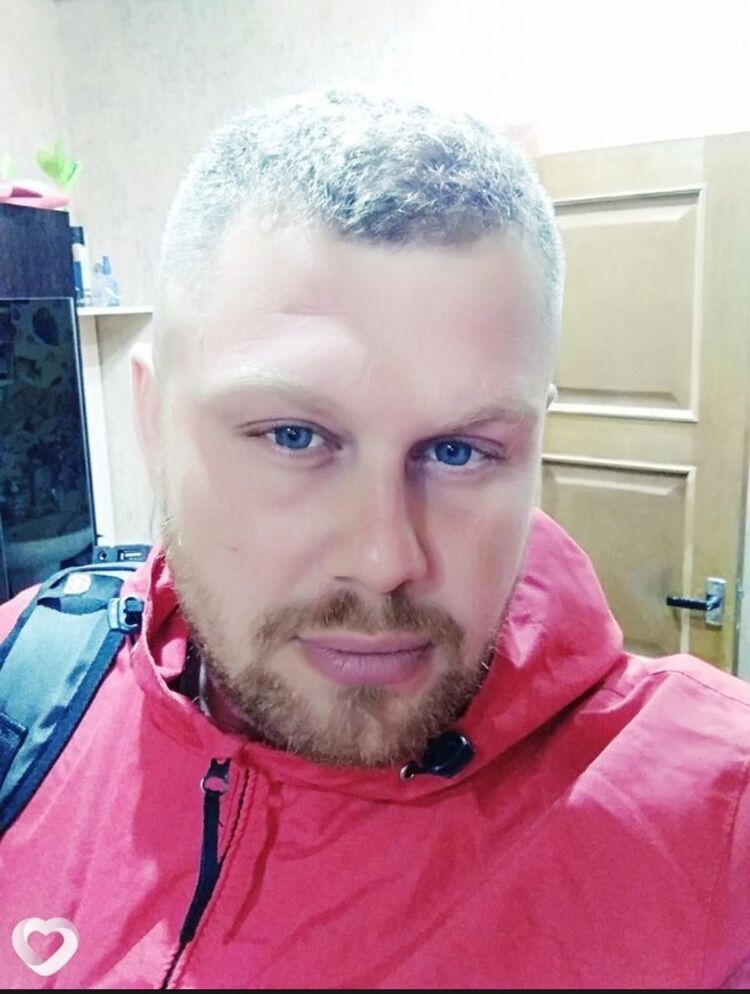  27549795  ANDREI, 36 ,    