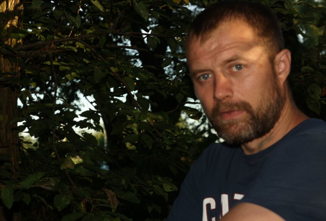  21007215  Igor, 44 ,    -