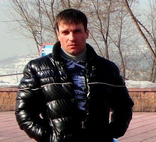  6462105  Gleb, 44 ,    