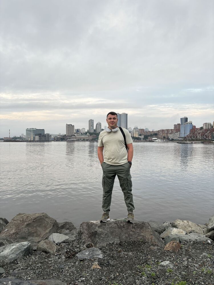  44944125  Konstantin, 39 ,    