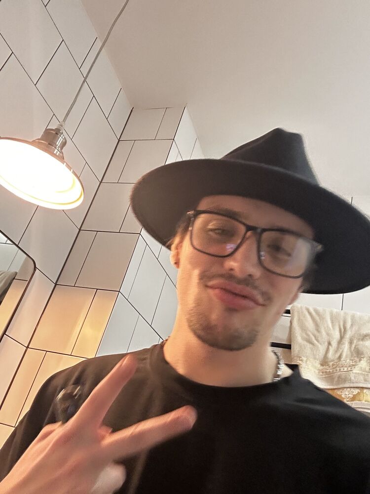  47060845  , 27 ,    