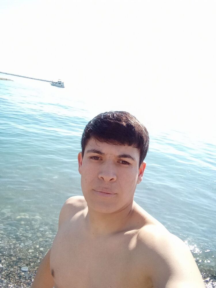  44282545  Avazbek, 24 ,    