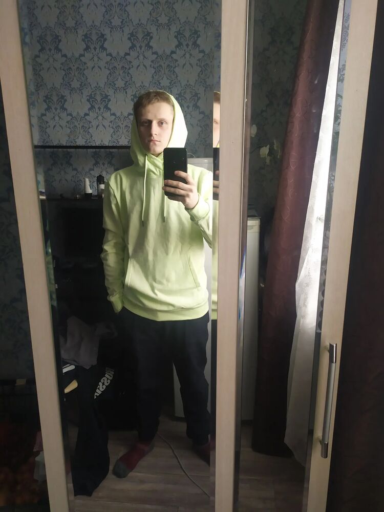  31043685  Anton, 25 ,    