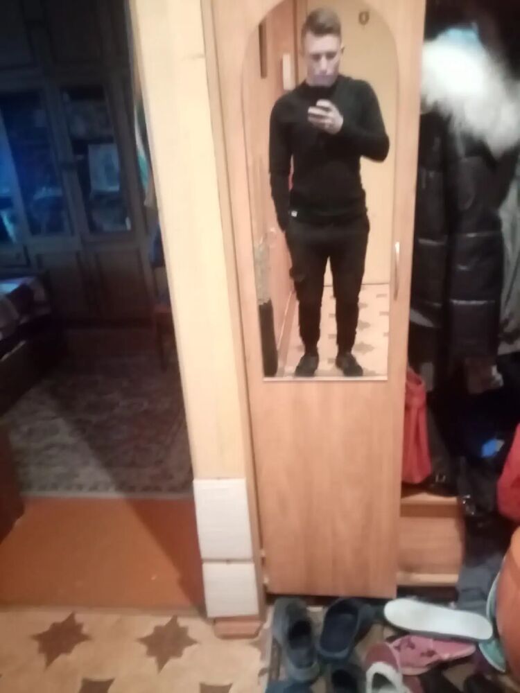  27935835  Sergey, 26 ,    