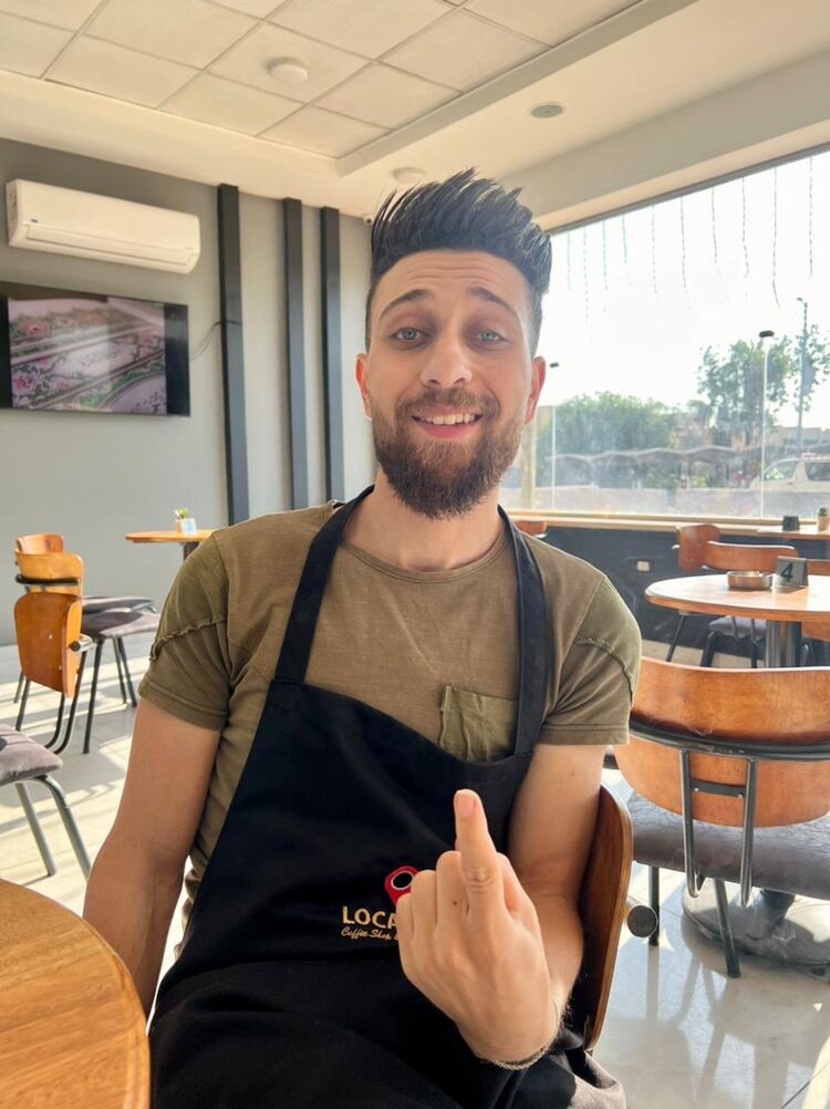  ,   Karim, 28 ,   ,   