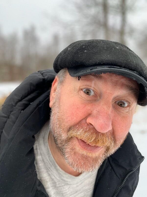  53158365  Andrej, 61 ,    