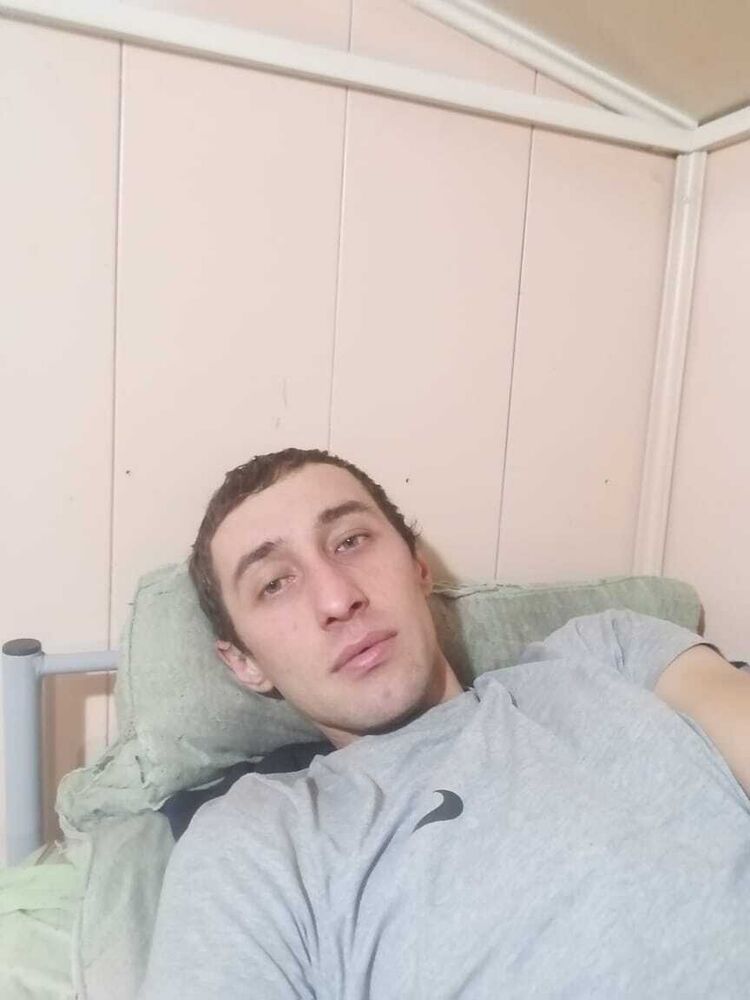  43673095  Denis, 31 ,    