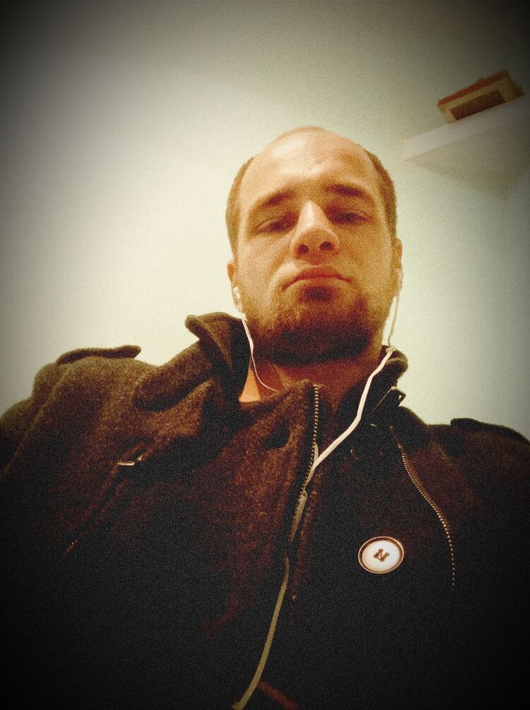  33200435  , 32 ,    --