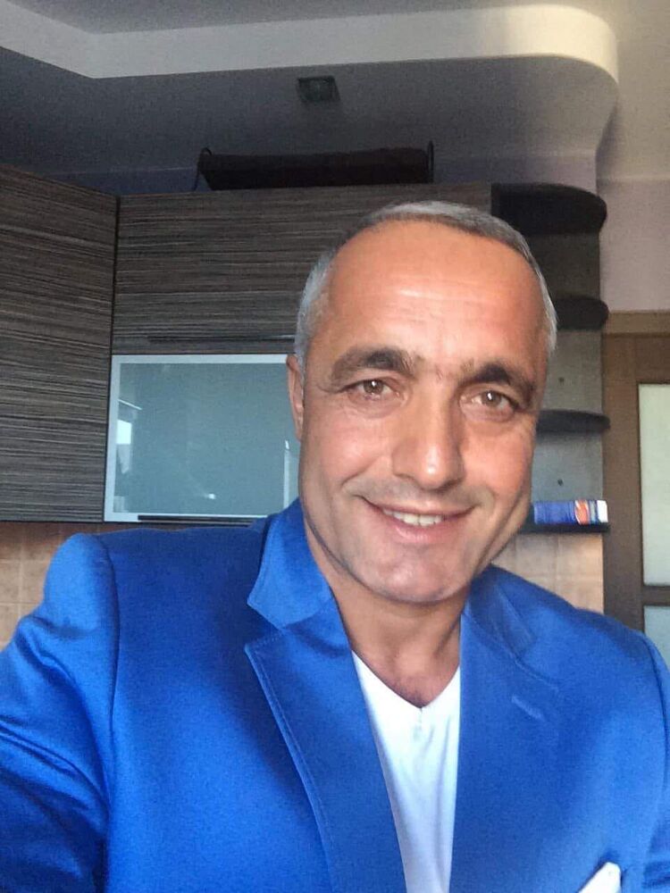  38655595  Mustafa, 46 ,    