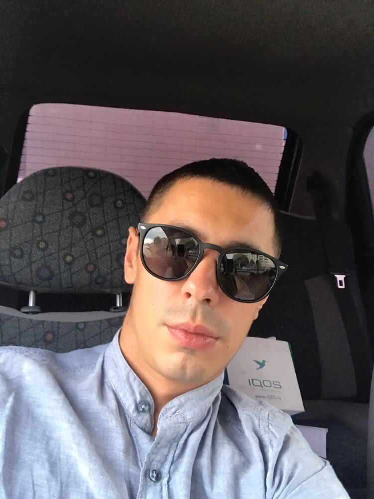  ,   Artur, 35 ,   ,   , c 
