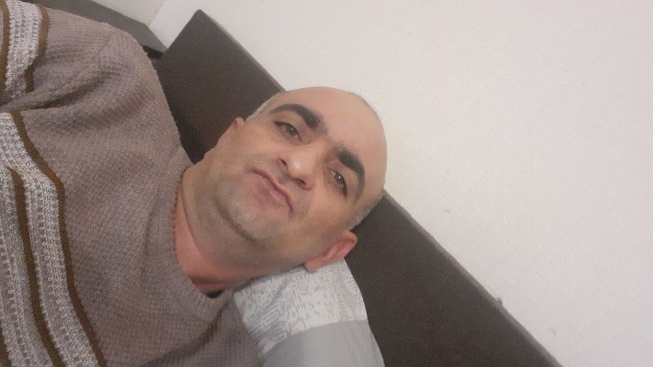  30560585  , 42 ,    -