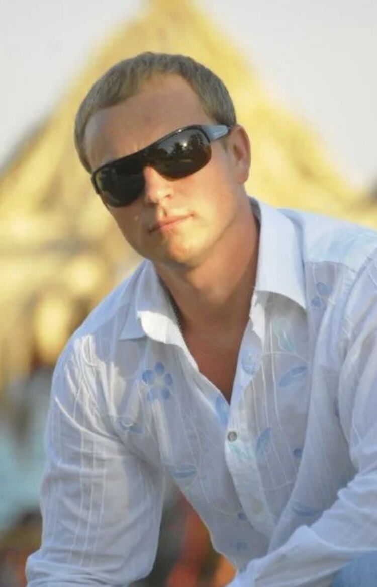  53301375  BezNika, 49 ,    