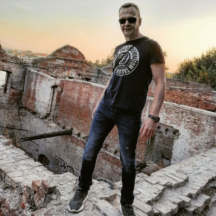  --,   Payman , 47 ,   