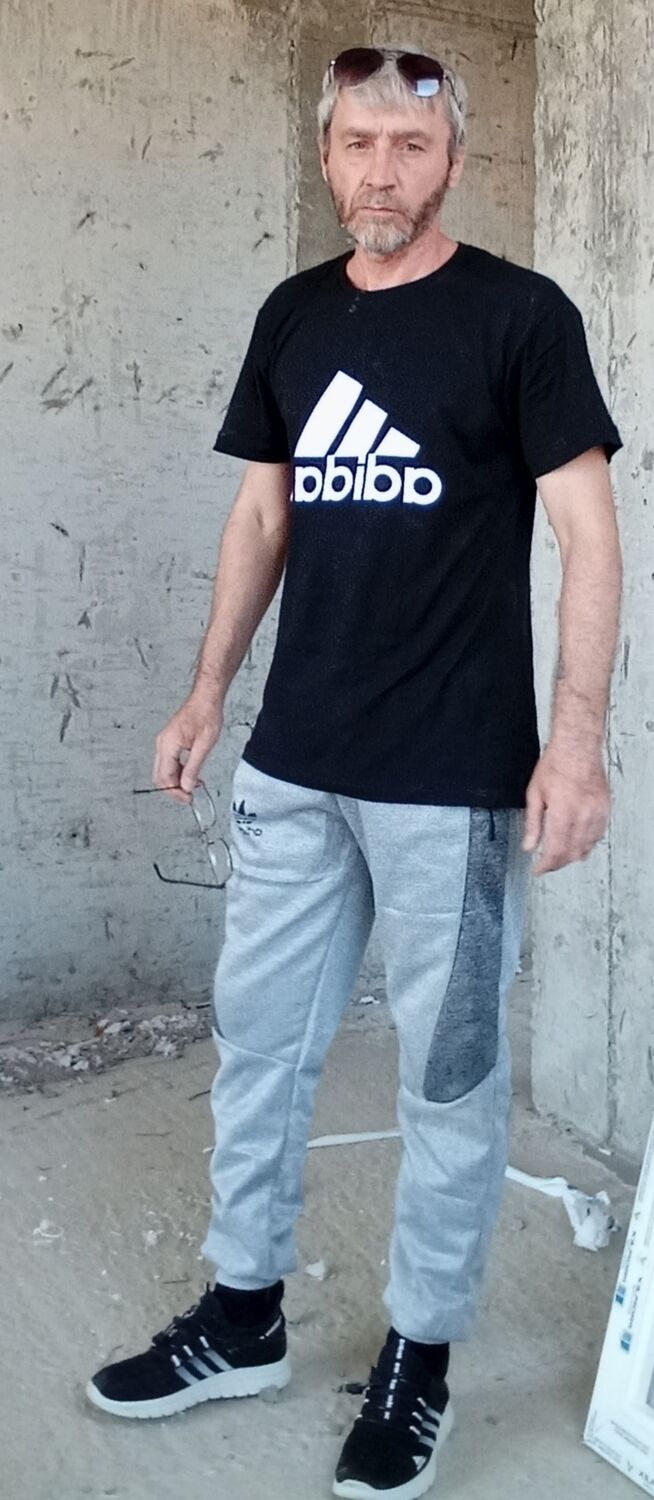  43853275  Ruslan, 48 ,    