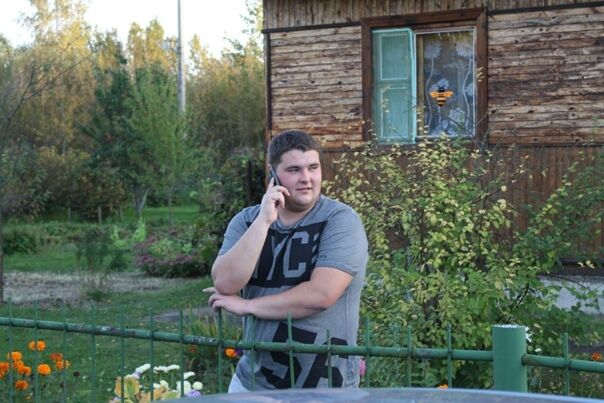  41121385  Roman, 31 ,    