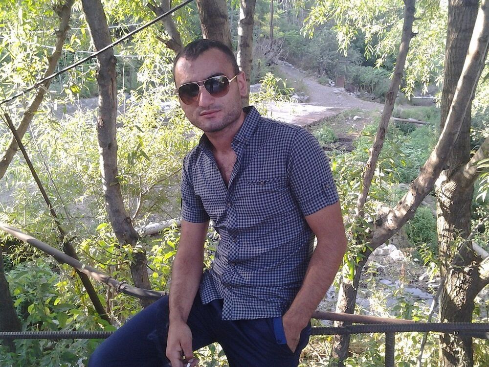  19627925  Pavel, 31 ,    