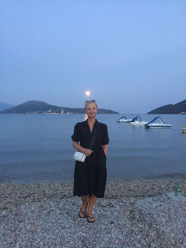  37172535  Natalia, 58 ,    Herceg-Novi