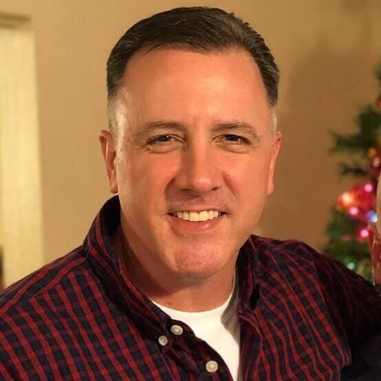  41281475  Derek, 51 ,    